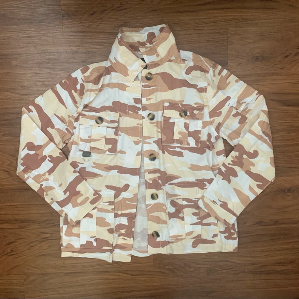 *NWOT* New Look Brown Camo Button Up Sweater Size M